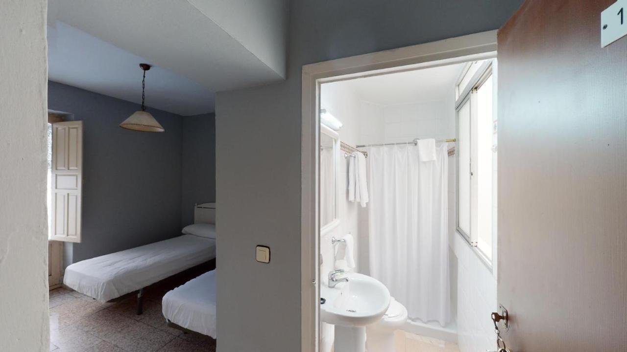 Chambre Lits Jumeaux avec Salle de Bains Privative