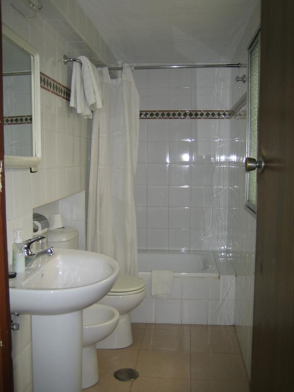 Chambre Simple avec Salle de Bains Commune