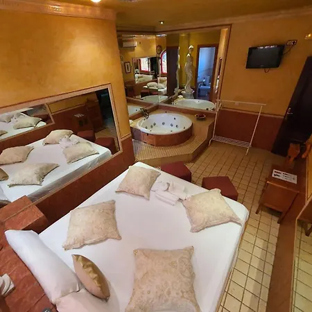 Hostal Avenida Andalucia - Solo Adultos-3